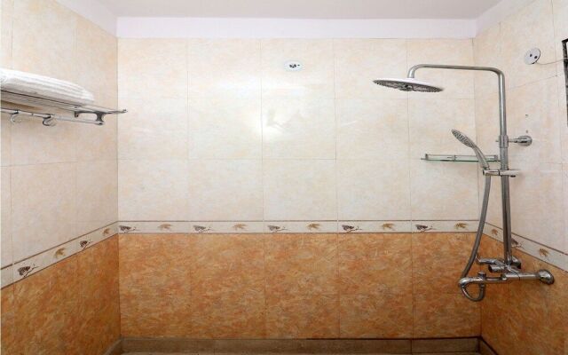 OYO 13451 Star Corporate Avenue