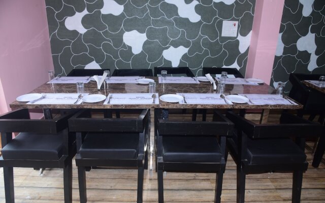 Hotel Gridhakuta International