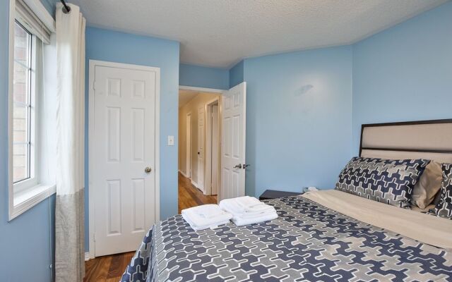 QuickStay - House by The Lake (3Bdrm Near Go Station)