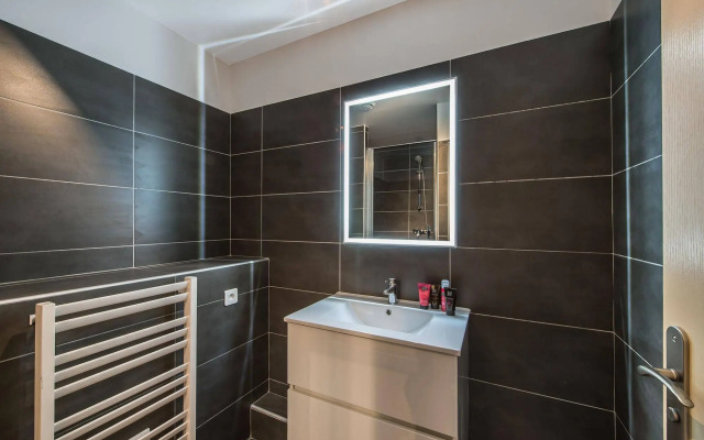 Vallat Lodges Annecy Lake  James Suite