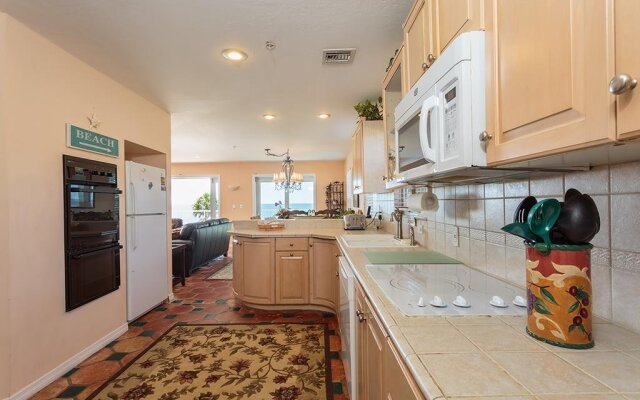 Brightmore Gulf Front 5 Br home by RedAwning