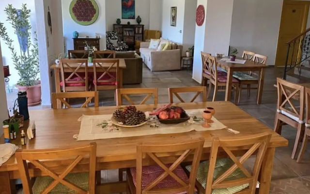 Assos Pırnal Köy Evi