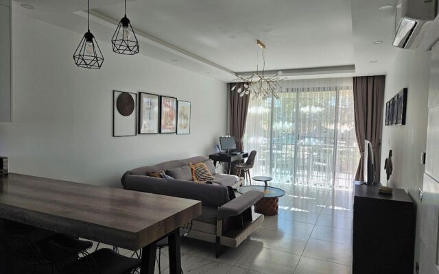 Serene Three-bedroom Retreat in Unforgettable Setting