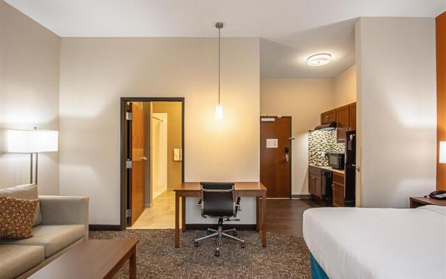 MainStay Suites Madison - Monona