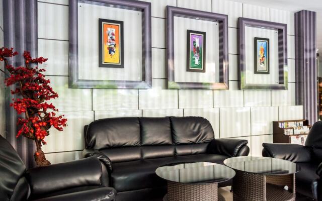 Capital O 664 Romance Hotel