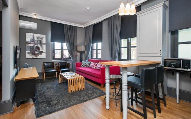 2 Bedroom Apartment w Kitchen