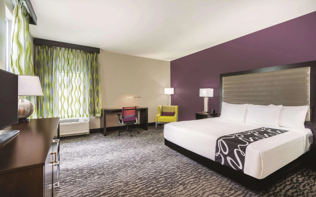 La Quinta Inn & Suites by Wyndham Clifton Park/Saratoga Area