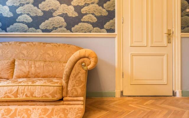 The Royal Suite Ii
