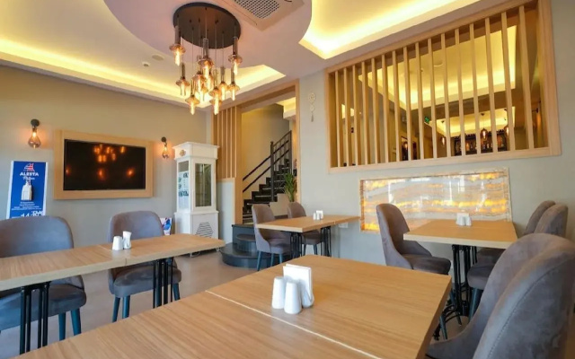 Alesta Midtown