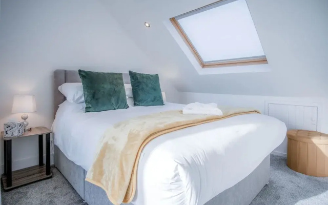 Oasis - 2 Bed Apartment - Ocean Breeze