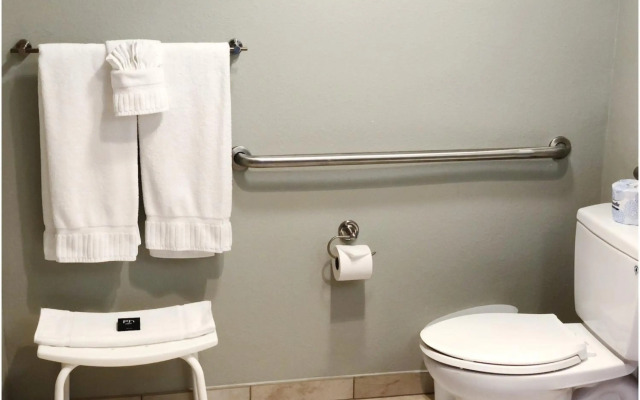 Mariposa Inn & Suites