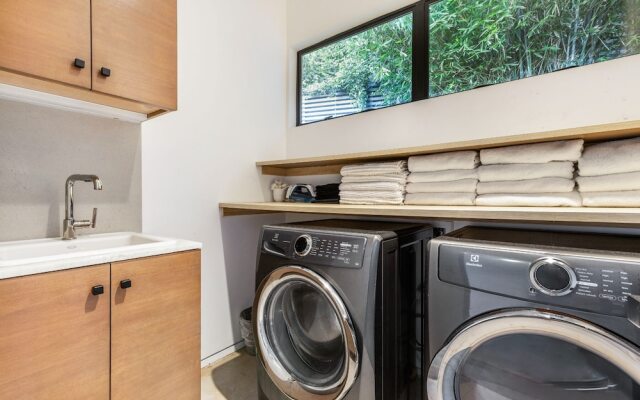 Beverly Glen Hillside Haven