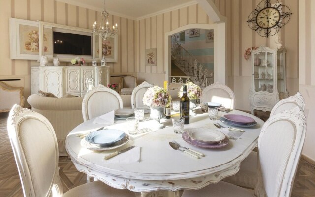 Beautiful Apartment in Viareggio With 3 Bedrooms, Jacuzzi and Sauna