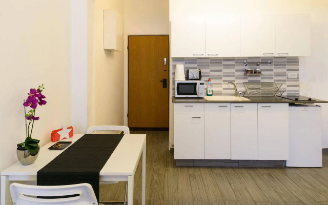 Frishman Apartments