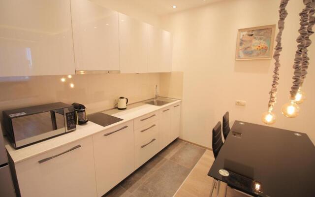 Shartava Deluxe Apartment