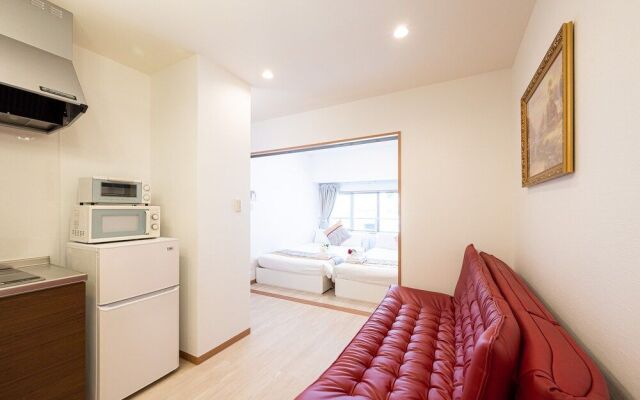 323Nanba-Near the station