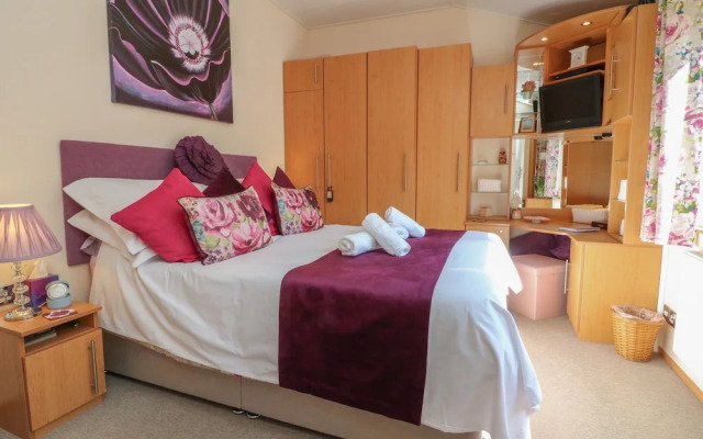 Poppy Lodge