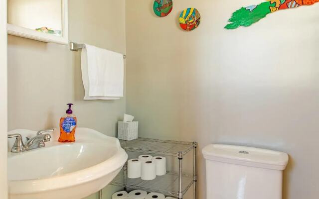 Family-friendly Home for travelers Near subway