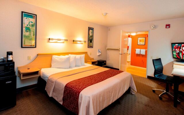 Red Roof Inn Dayton - Fairborn/ Nutter Center