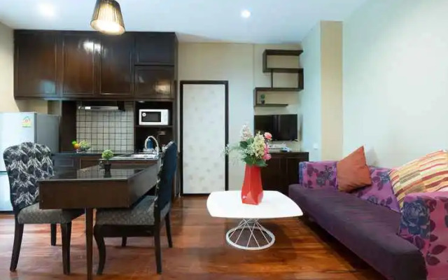 Greenview Ekkamai10 Suite