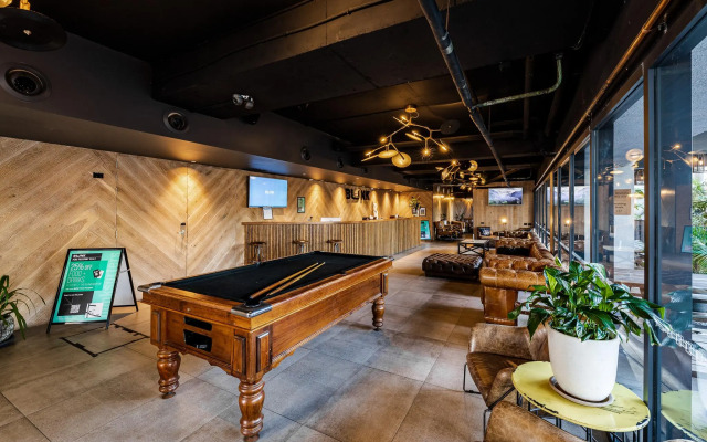 BUNK Surfers Paradise - International Backpacker Hostel