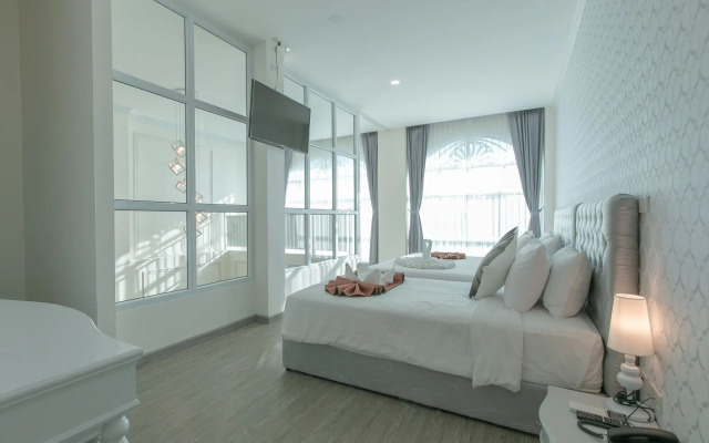 De Hug Hotel & Residence