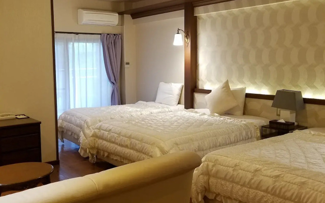 Yufuin Bessou Shikisai Hotel