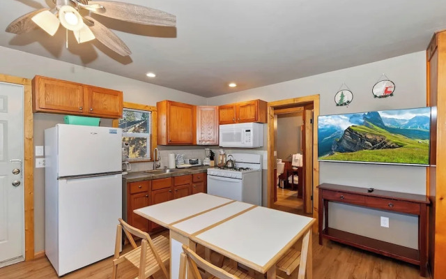 Tranquil 2-Bedroom Retreat