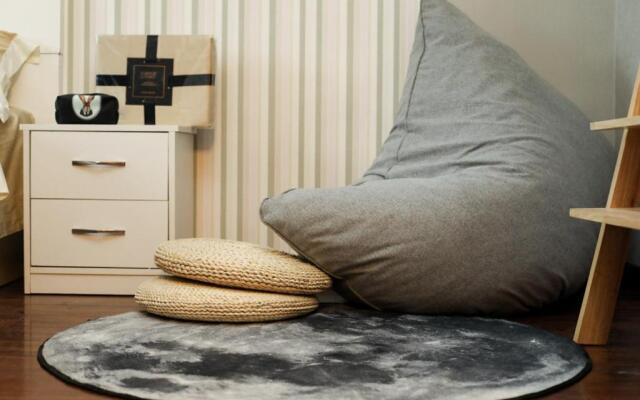 Henan Kaifeng·Gulou Square· Locals Apartment 00138590