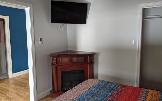 Riverboat Inn and Suites