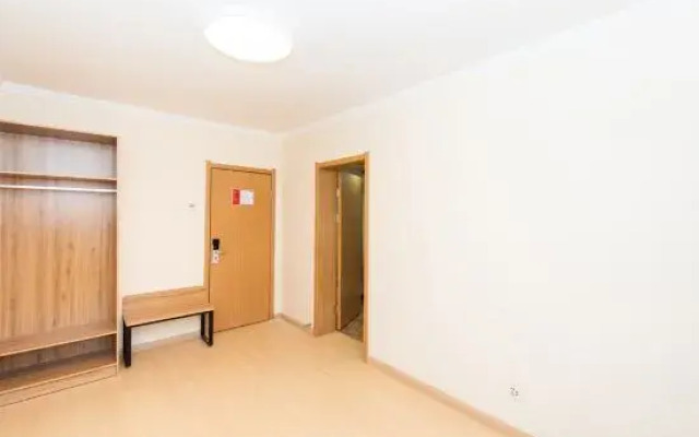 Home Huayi Hotel(Changchun East Bridge)