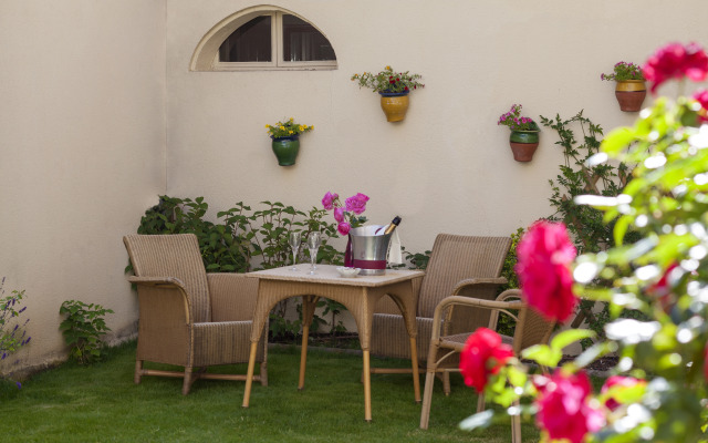 Brit Hotel Chinon le Lion d'Or