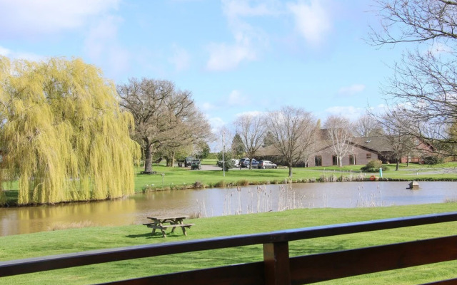 Oak Lodge