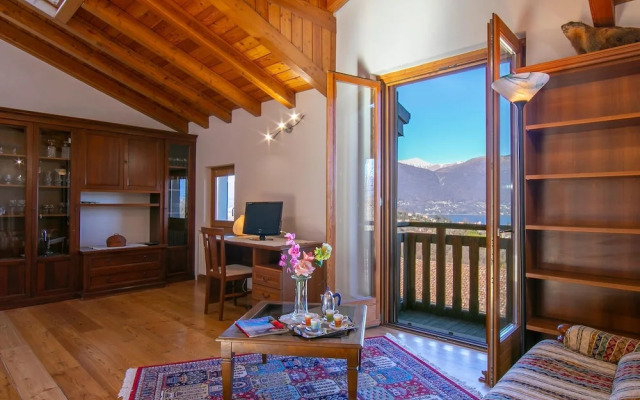 Il Lago Blu Loft With Pool