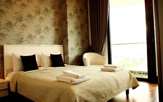 Platform Merter Suites