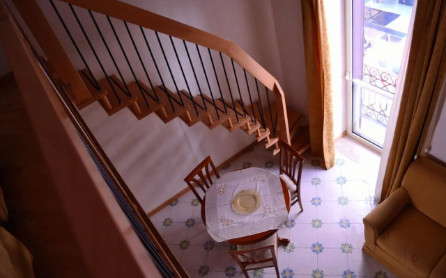 Gatto Bianco Le Dimore