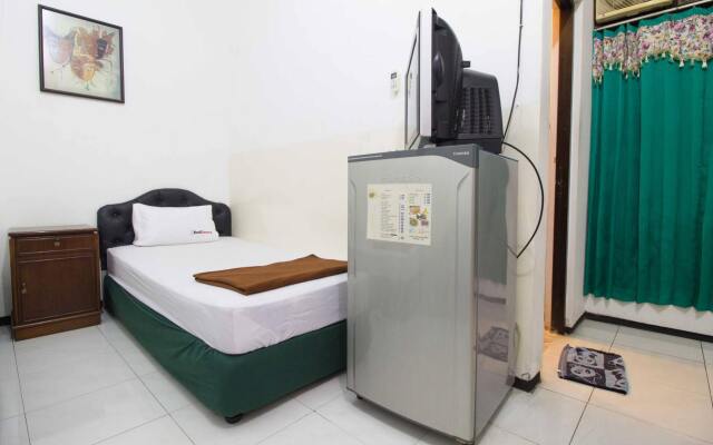 RedDoorz Dukuh Kupang