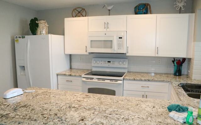 Jamaica Royale 404 - 2 Br Condo