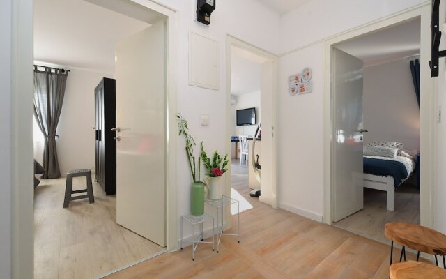 Apartment 1811