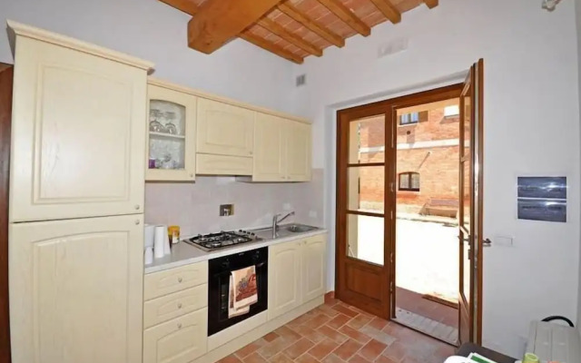 Spacious Farmhouse in Pienza with Swimming Pool