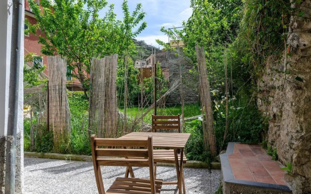 JOIVY Pretty House in Vernazza Yard Apartment