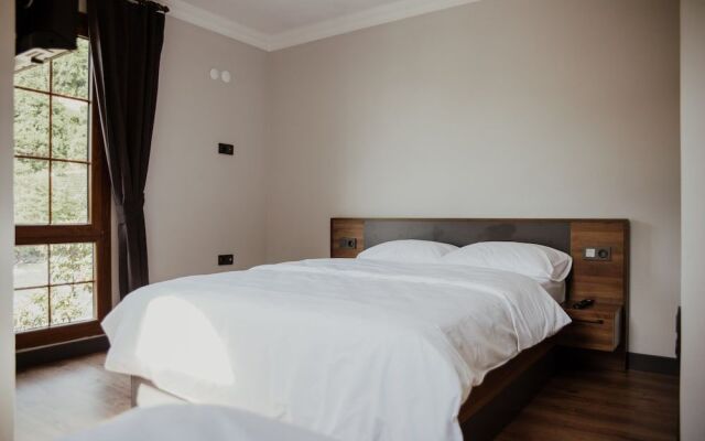 River Didi Hotel