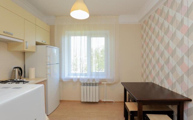 Apartment on Obolonskiy Prospect 16V