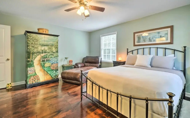 Pet-friendly Wilmington Home ~ 5 Mi to Beach!