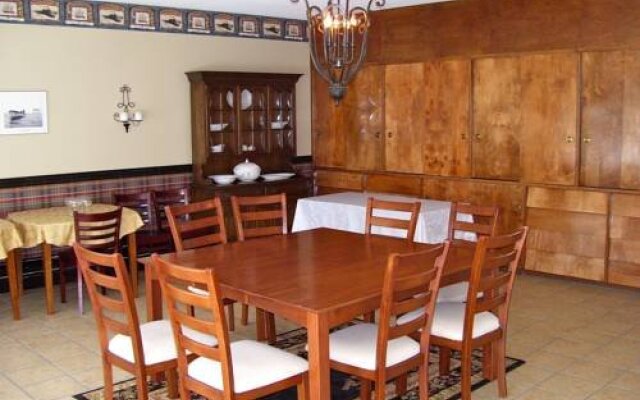 Merchant's Manor