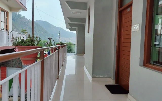 Hotel Adventure Inn 20 Metre from Swimming Pool