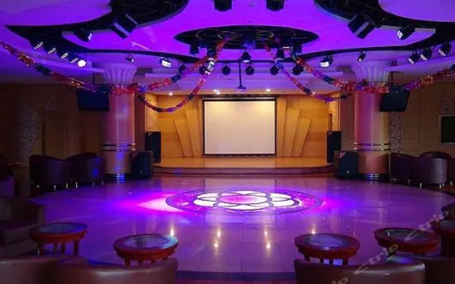 Sichuan Chaoyang Lake Hotel