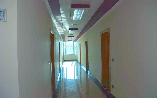 Hotel Holiday Velipoje