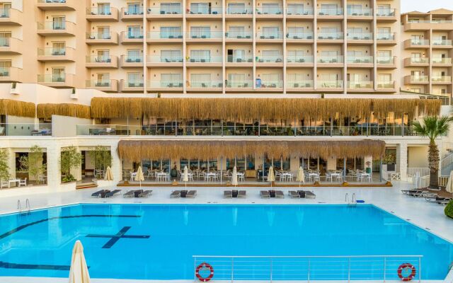 Design Plus Seya Beach Hotel