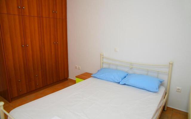 Apartment in Theologos